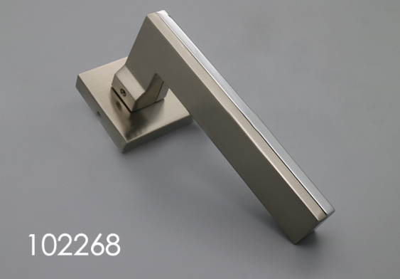 POIGNEE ET ROSACE HYH 102268
